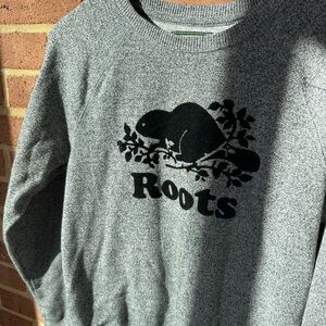 Roots Grey Heather Light Sweater w/ Beaver Logo Size M